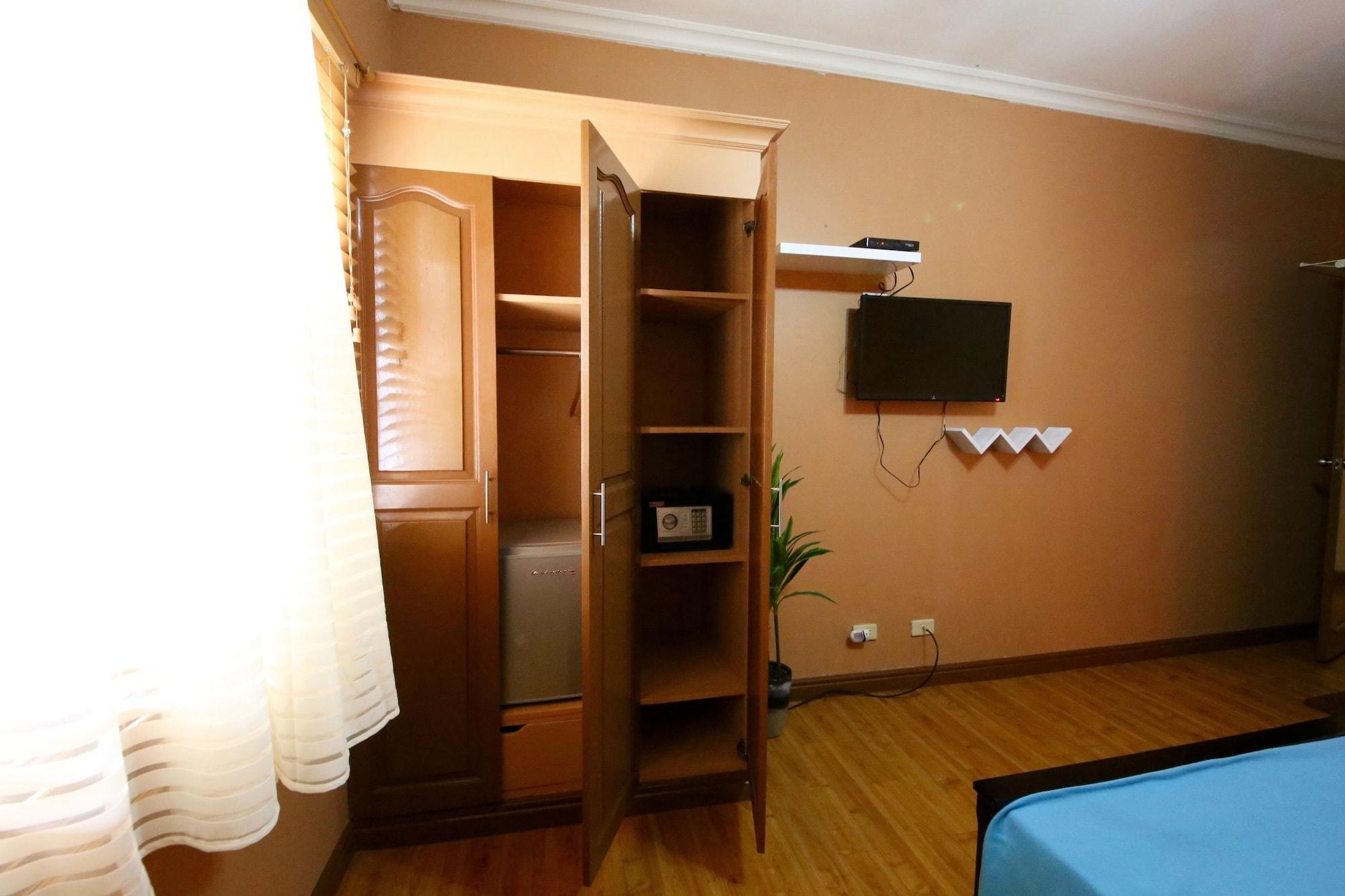 Dee Guesthouse White Sands Lapu-Lapu City Exterior photo