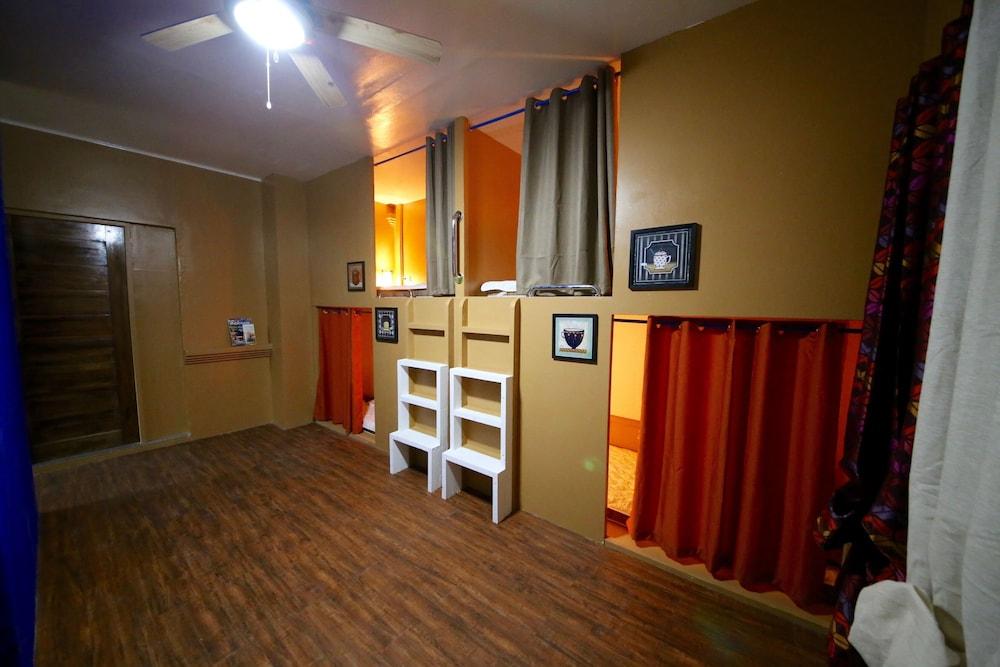 Dee Guesthouse White Sands Lapu-Lapu City Exterior photo