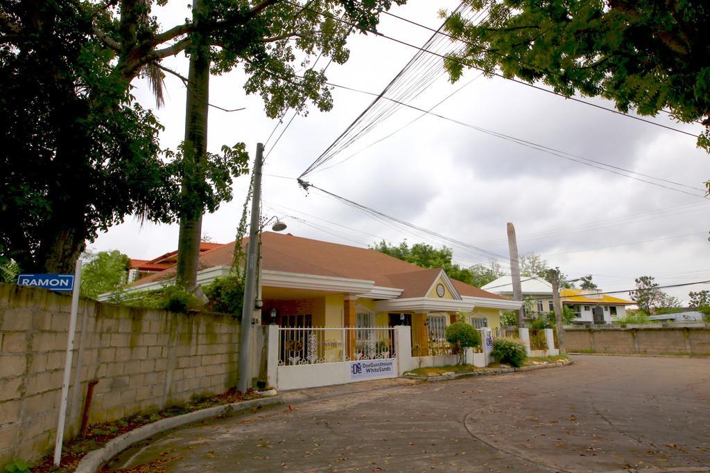Dee Guesthouse White Sands Lapu-Lapu City Exterior photo