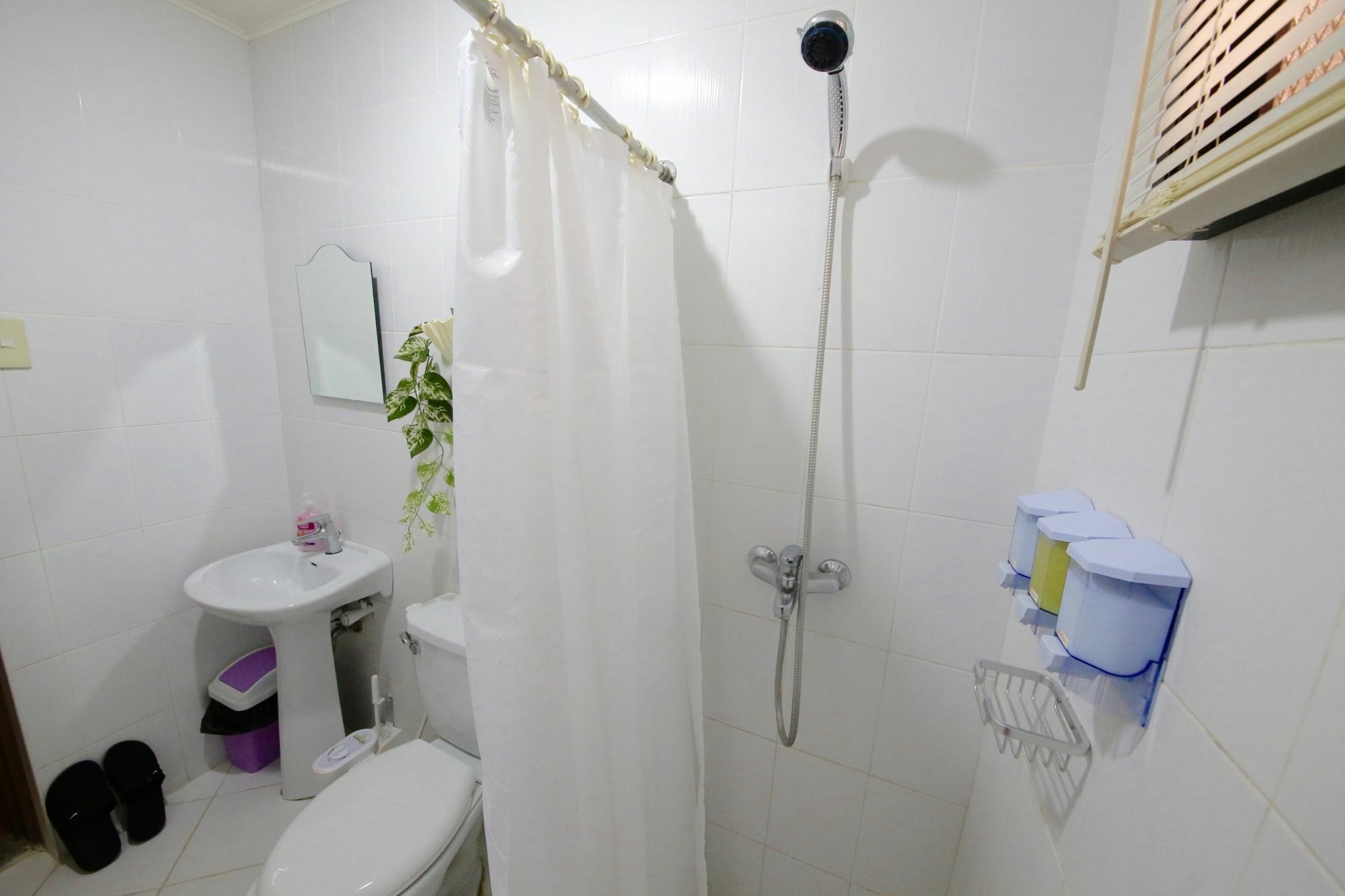 Dee Guesthouse White Sands Lapu-Lapu City Exterior photo
