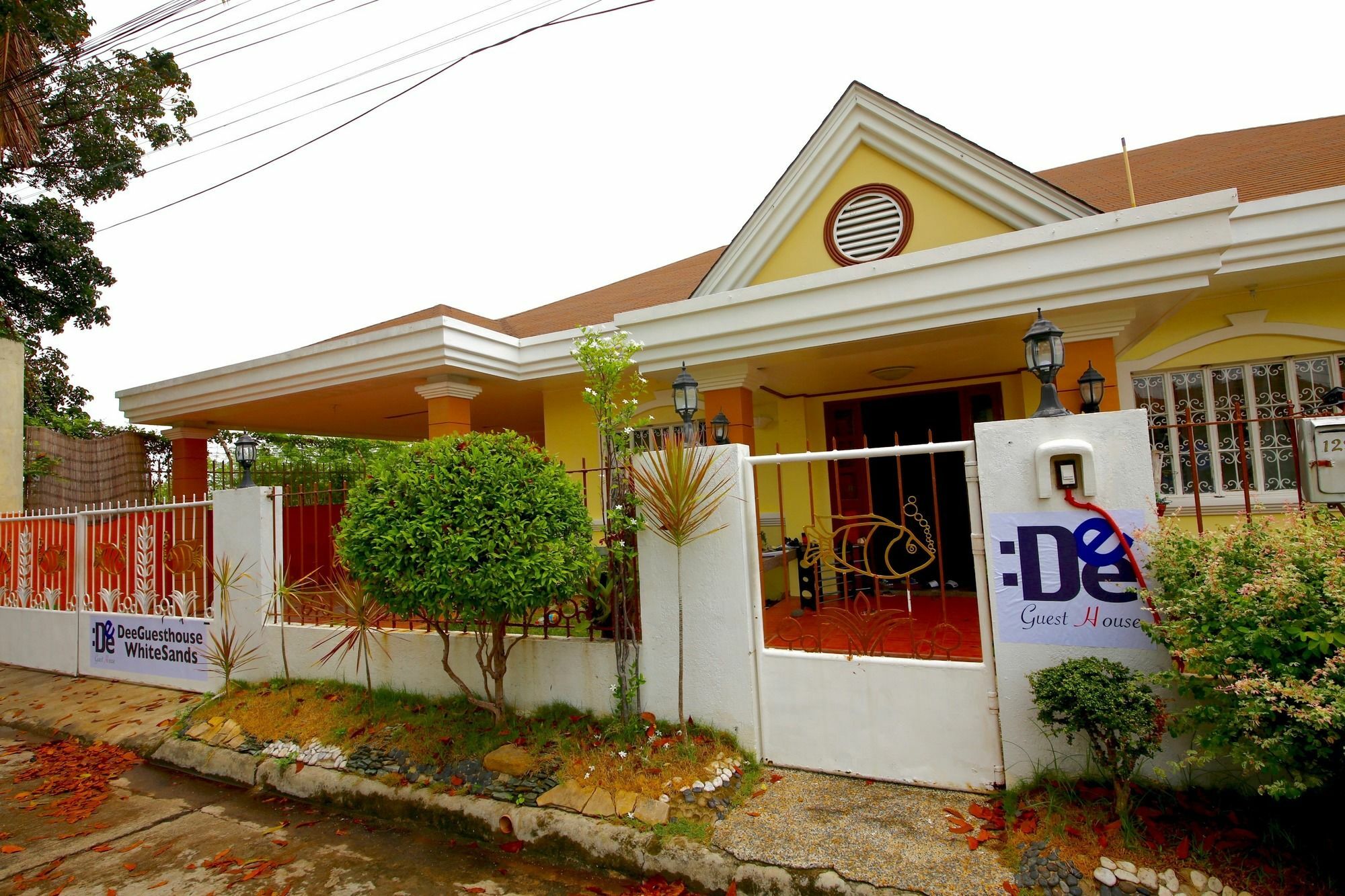 Dee Guesthouse White Sands Lapu-Lapu City Exterior photo