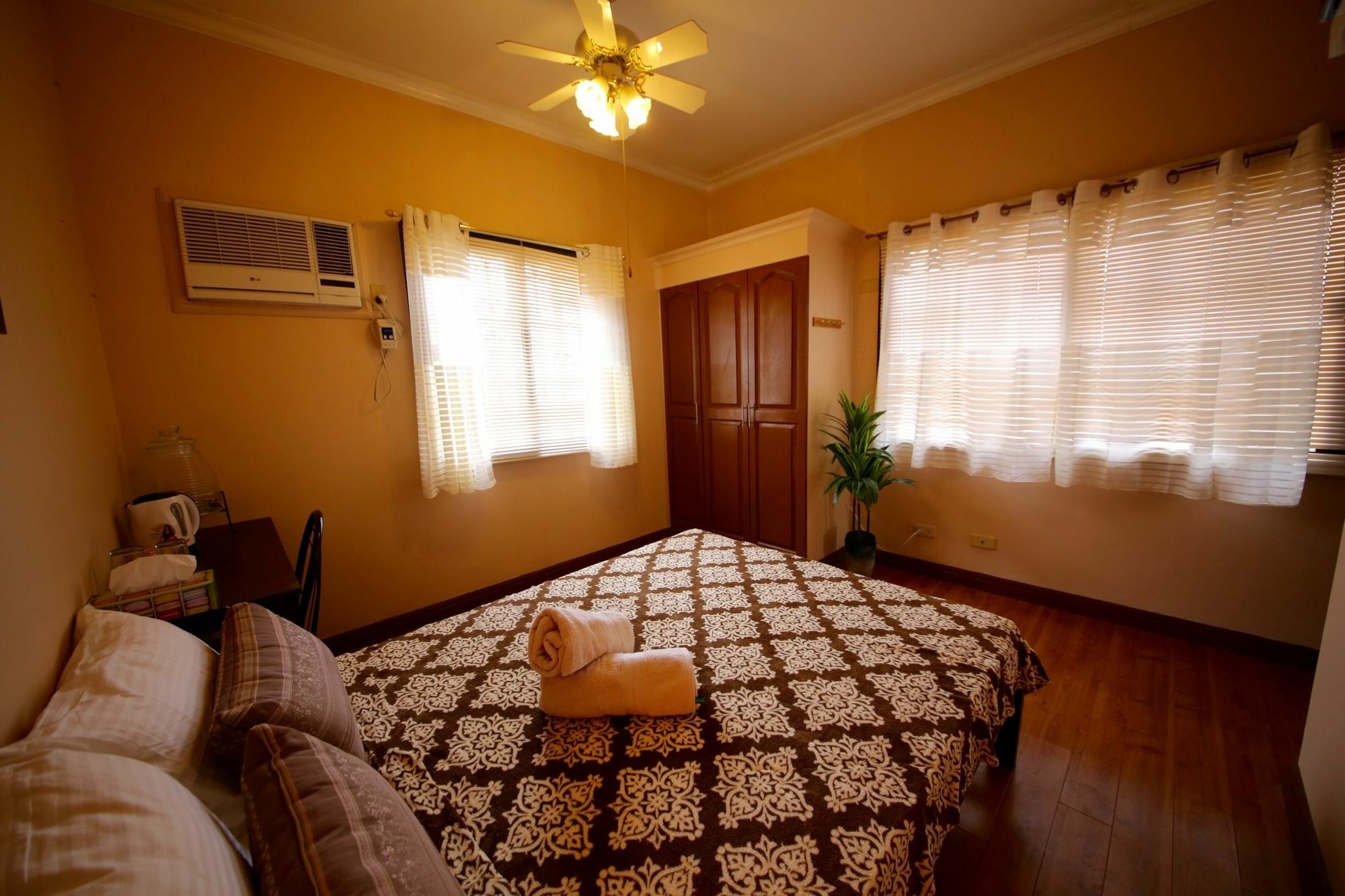 Dee Guesthouse White Sands Lapu-Lapu City Exterior photo